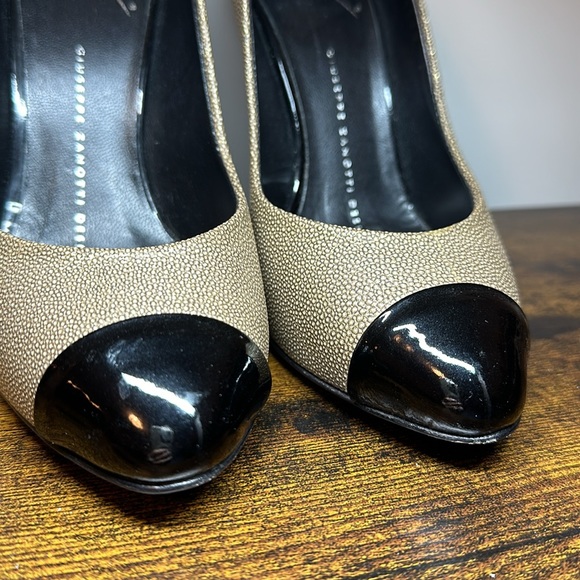 Giuseppe Zanotti Stiletto Pumps - Picture 12 of 12